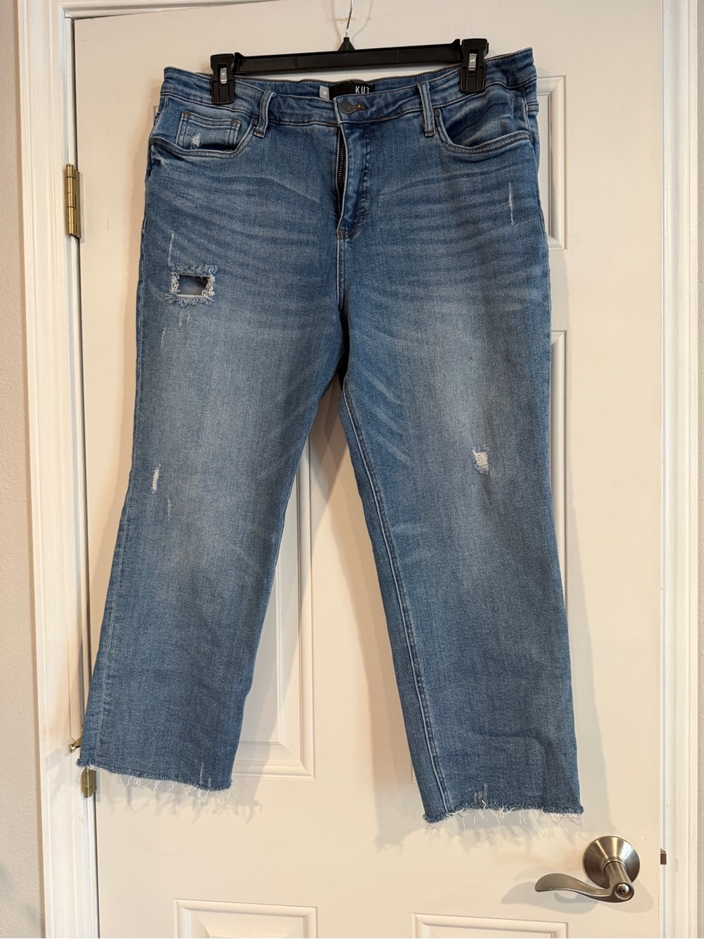 Kut from the Kloth Light Blue Distressed Cropped Jeans